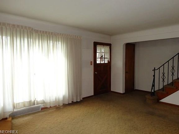 5th image of 7811 Pelham Dr