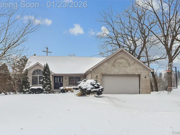 1991 Karen Ave, Saint Clair, MI 48079