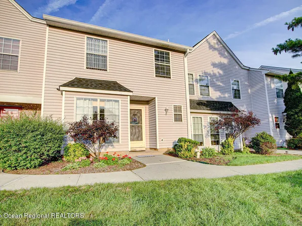 218 Franklin Place, Morganville, NJ 07751