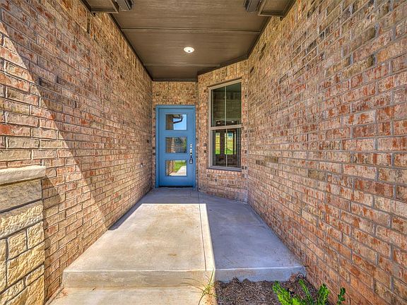 2nd image of 3117 Hayven Cir