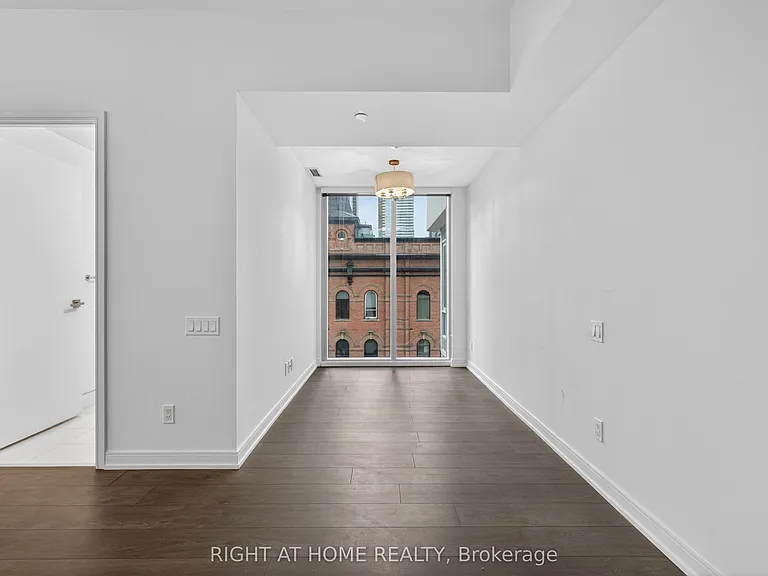 3 Gloucester St #512 — Photo 7