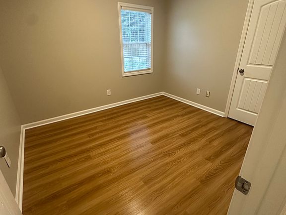 4th image of 104 Hooks Glenn Dr
