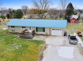 733 E Washington Ave, Cleveland, WI 53015