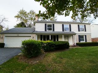 1146 Williamsburg Dr, Northbrook, IL 60062