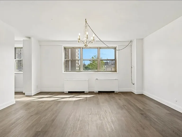 7100 John F Kennedy Blvd E — Photo 13