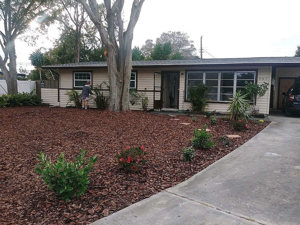 1st image of 907 Pelican Dr S
