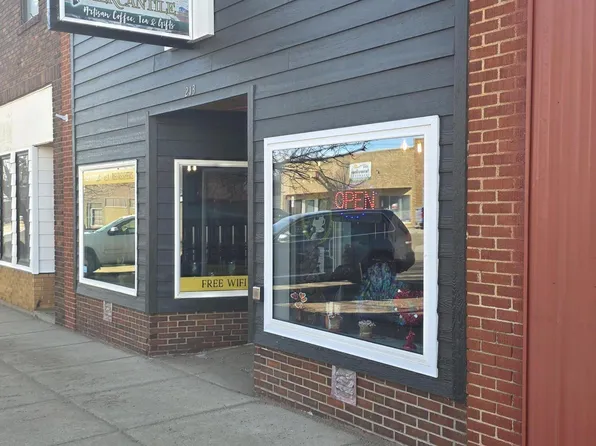 213 S Main St, Hettinger, ND 58639