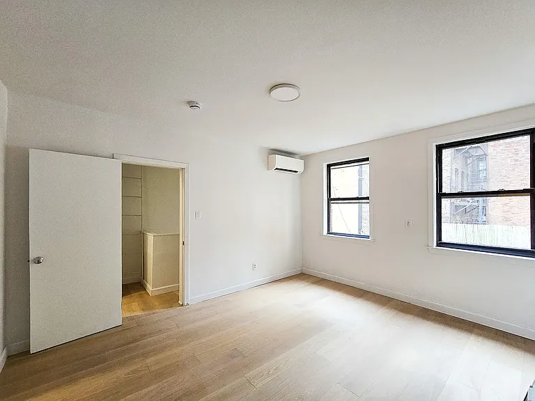 94 8th Ave #1 — Photo 7