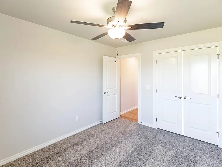 10409 SW 52nd St — Photo 4