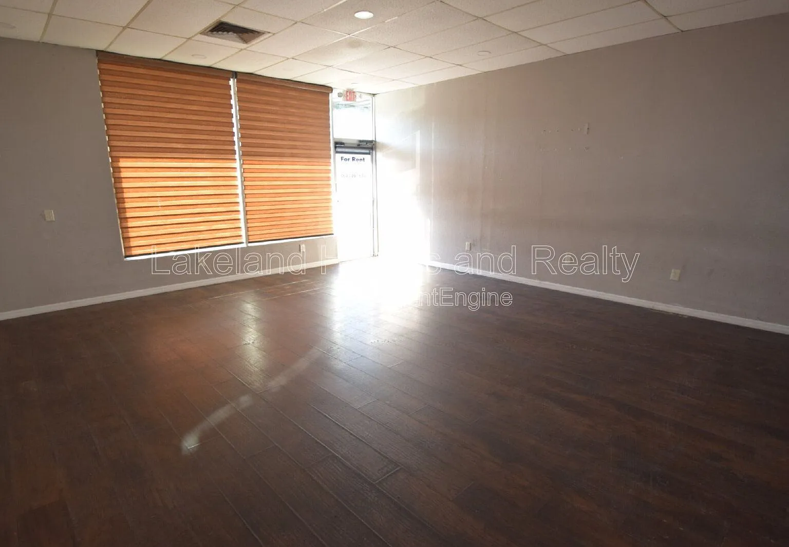 Studio, 1035 sqft, $1,400 — Photo 4