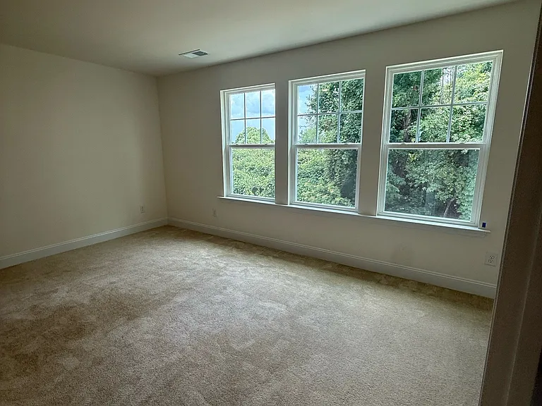34 Anastasia St — Photo 12