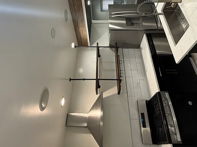 3825 W Roscoe St #2W — Photo 2
