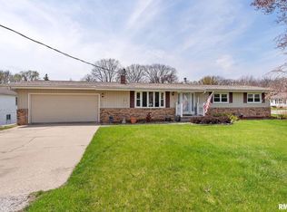 3802 Friendship Farm Rd, East Moline, IL 61244