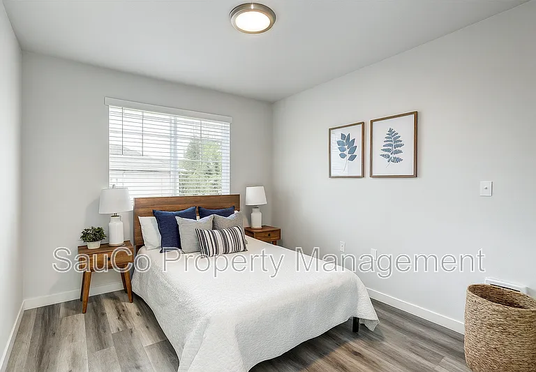 2564 Hawthorne St #102 — Photo 12