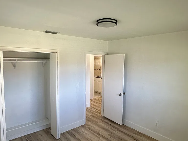 5110 SW 106th Ave — Photo 5