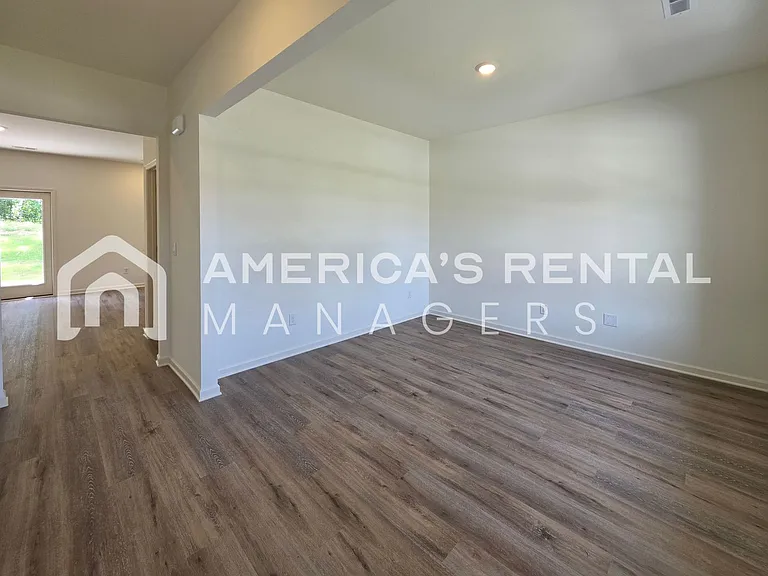 605 Acorn Ct — Photo 12