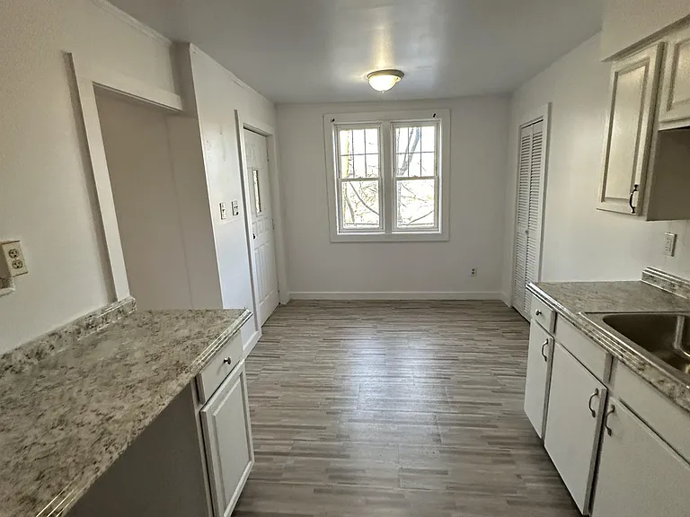 210 Derby Ave #C — Photo 11