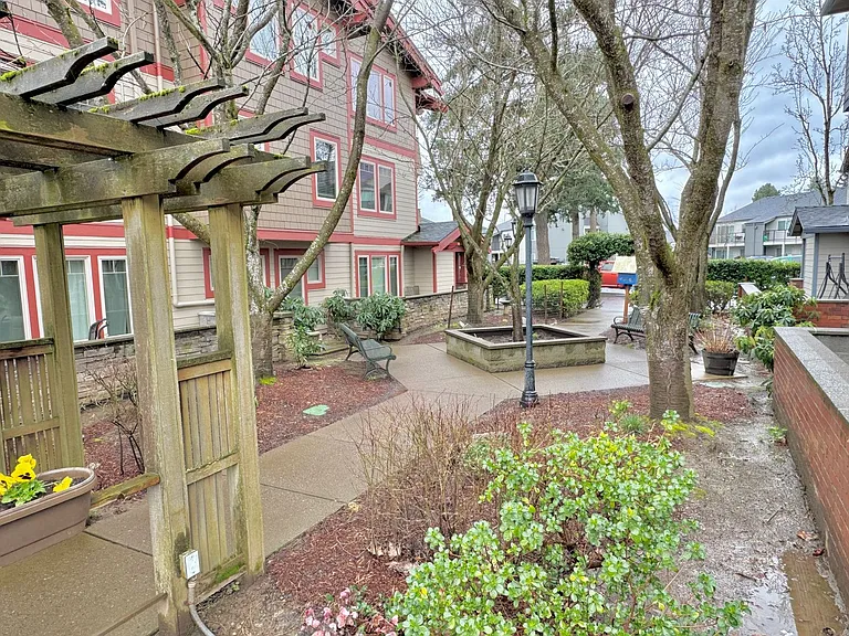 9837 NE Irving St #301 — Photo 14