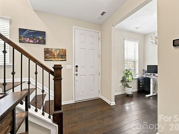 5th image of 1021 Doveridge St