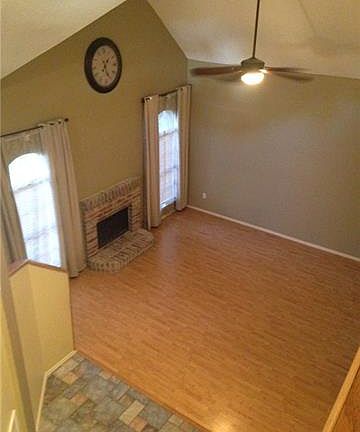 4th image of 1700 Circle Creek Dr