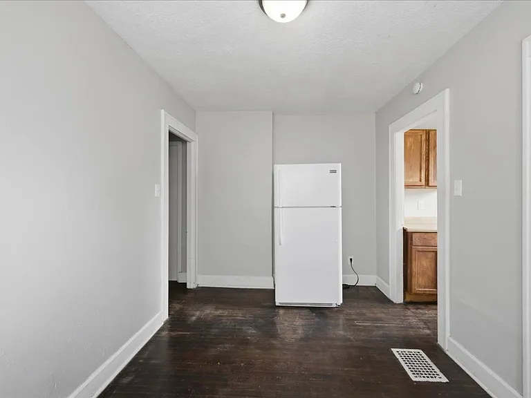 35 - 37 S Sherman Dr — Photo 8