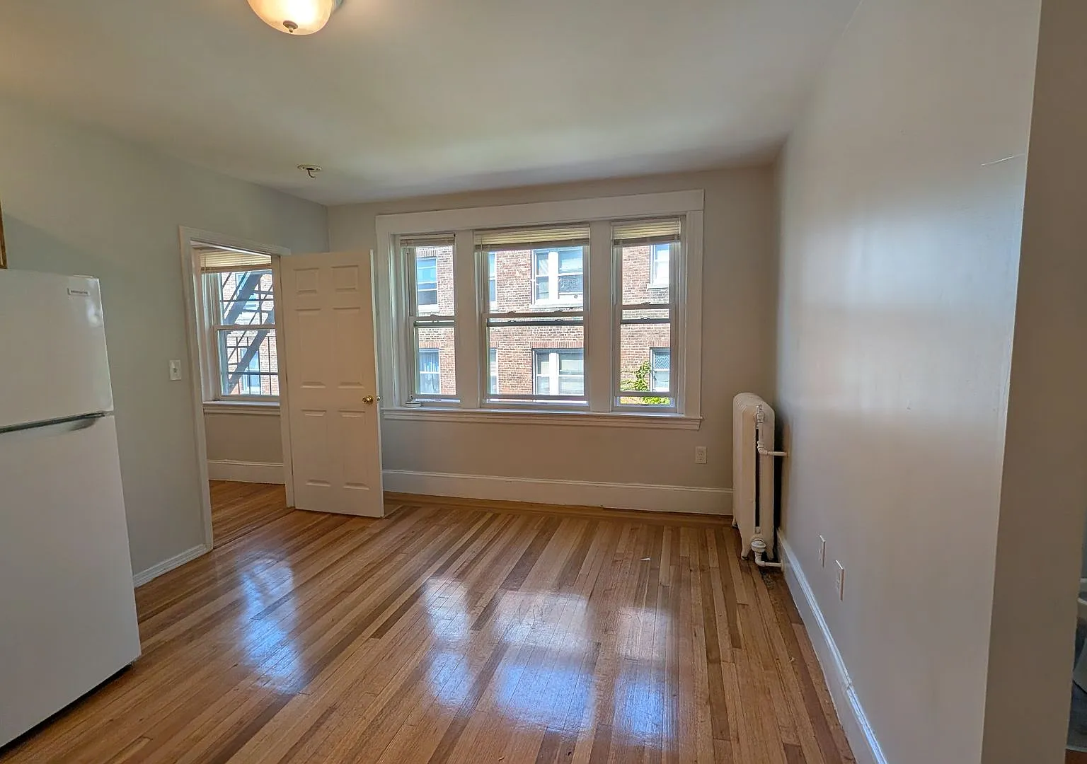 Great Deal Avail Now - 2-bed, 1-Bath — Photo 1