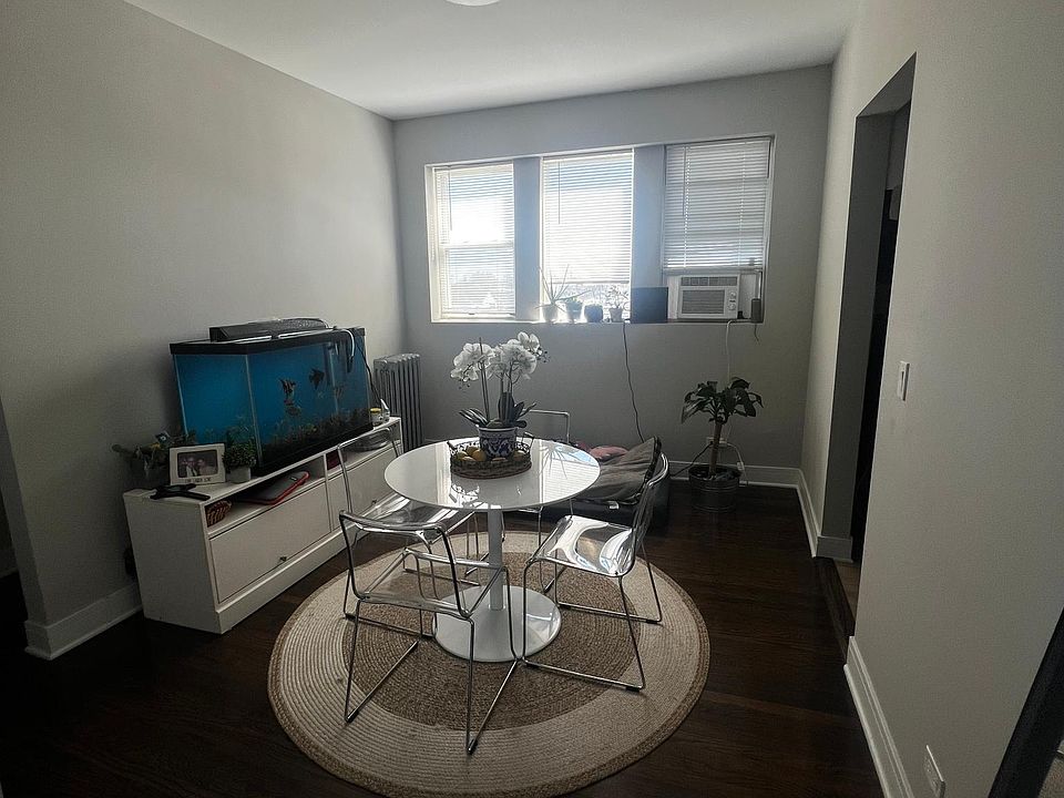 1st image of 3351 W Sunnyside Ave #2
