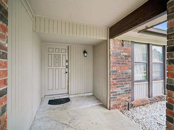 4th image of 11913 E 38th Pl