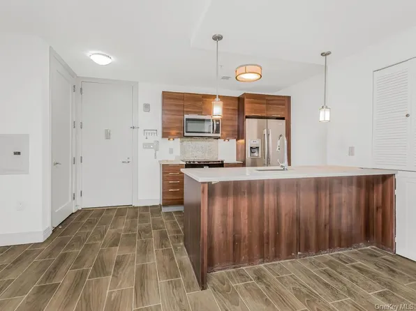 701 Ridge Hill Boulevard #1D, Yonkers, NY 10710