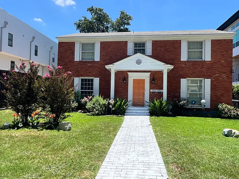 2916 Raleigh St — Photo 1