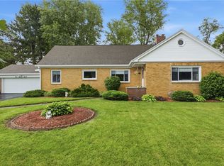 127 Ridgemont Dr, Rochester, NY 14626