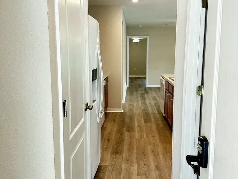 227 Sawmill Landing Dr — Photo 2