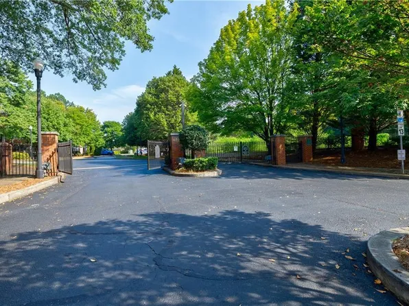 1753 Liberty Ln, Roswell, GA 30075