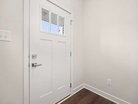 5th image of 10916 Genito Square Dr