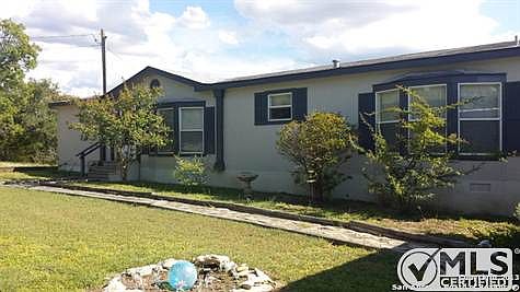 3rd image of 1014 Crown Dr