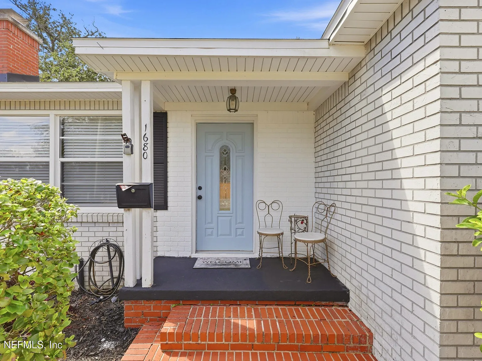 3 bed, 1.5 bath, 1238 sqft, $2,300 — Photo 2