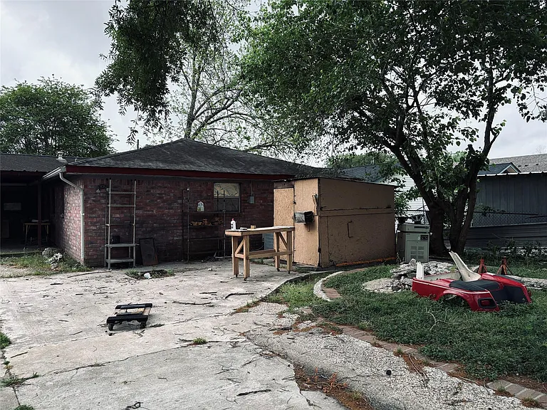 415 Zinn Dr — Photo 15