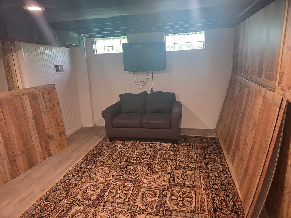1st image of 4228 Gardner Ave