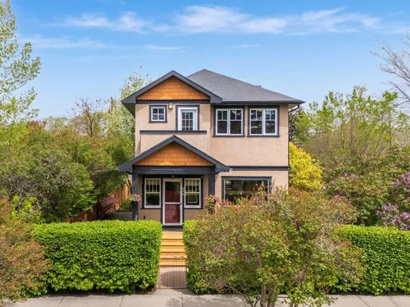 236 S 10th Ave NE, Calgary, AB T2E 0W9