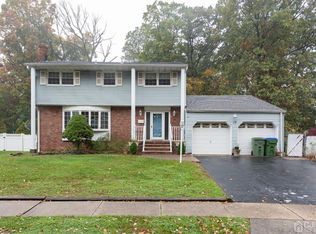 13 Bodnarik Rd, Edison, NJ 08837
