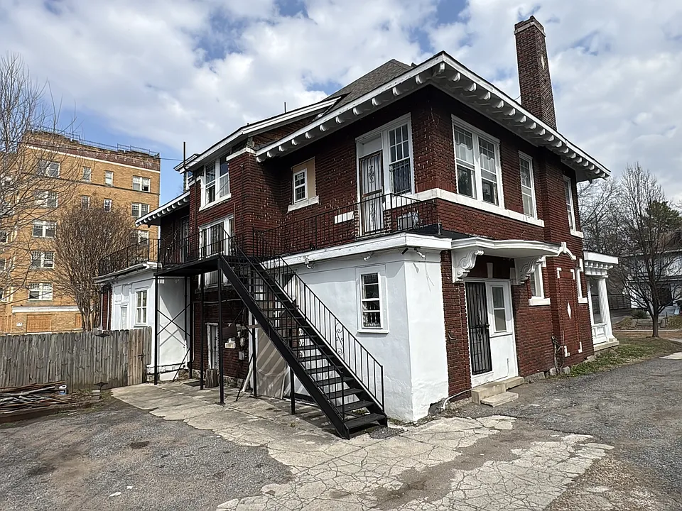 157 Stonewall St #1