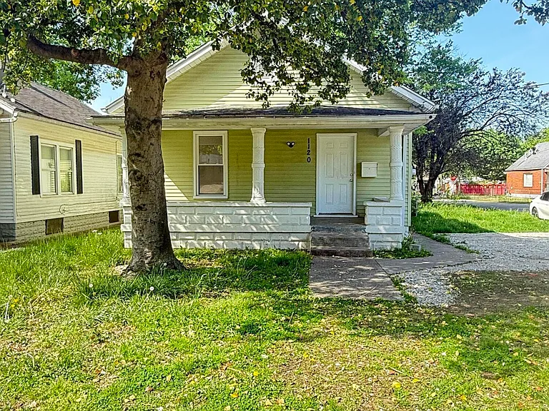 1120 Weller Ave — Photo 1