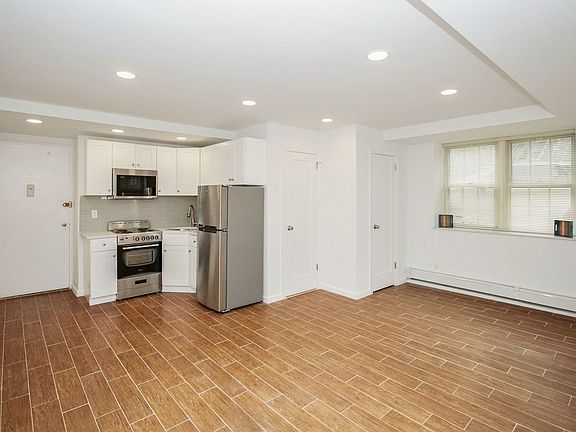 4th image of 25 Burns St