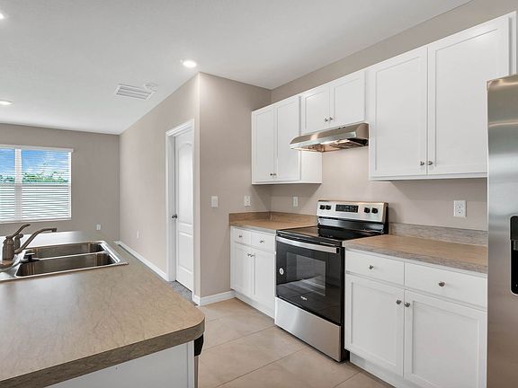 3rd image of 2713 Dumont Ln