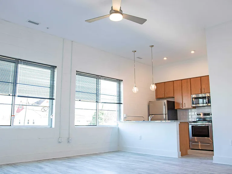 B+G Place — Photo 16