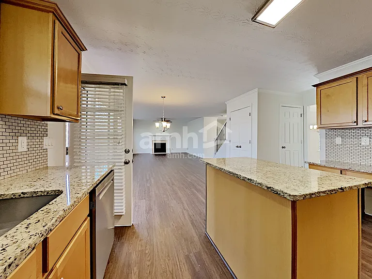 872 Holly Meadow Dr — Photo 6