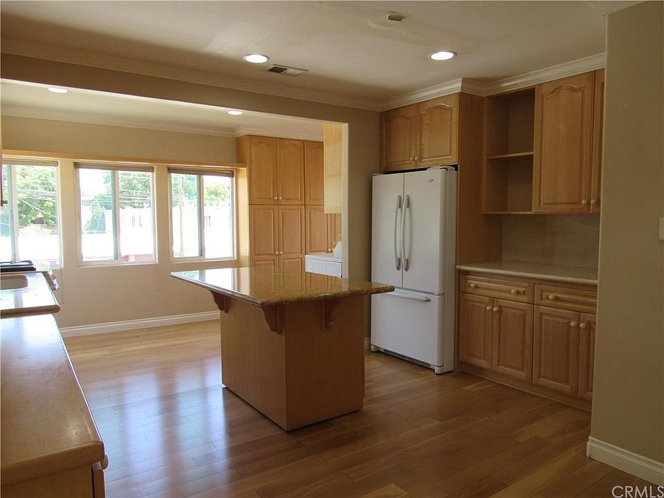 1st image of 106 E 16th St #C