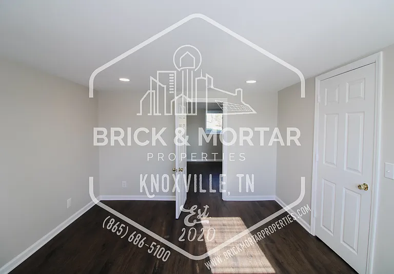 1008 E Harper Ave — Photo 13
