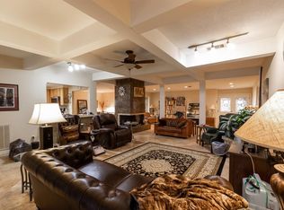 7765 Beaudelaire Cir, Galveston, TX 77551
