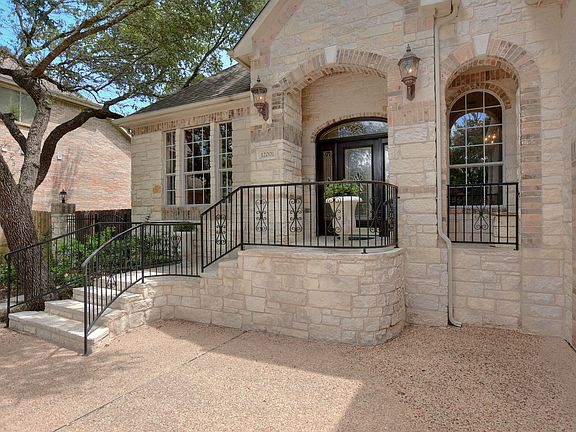 3rd image of 12001 Portobella Dr
